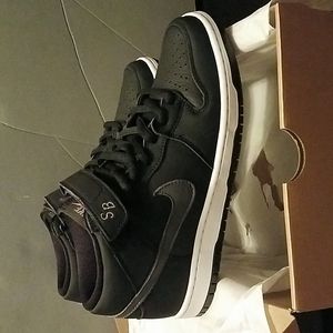 Sz9 Nike sb dunk mid black/gray "new" orange label